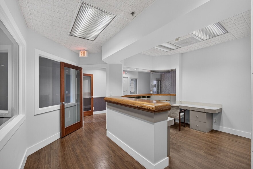 More Photos Of 3355 Burns Rd, Palm Beach Gardens Medical For Lease