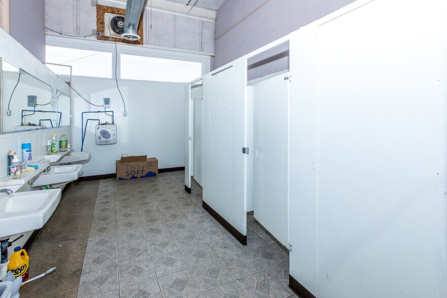 More Photos Of 899 Maple St, Lock Haven Manufacturing For Lease