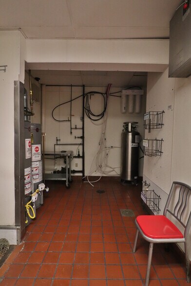 More Photos Of 1902 Mountain View Dr, Cody Fast Food For Sale