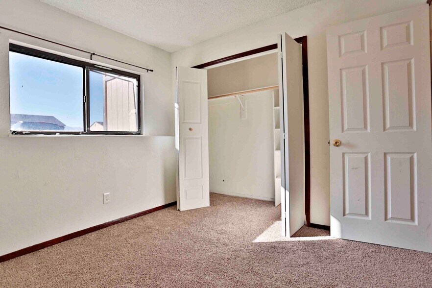 More Photos Of 935 Hathaway Dr, Colorado Springs Apartments For Sale