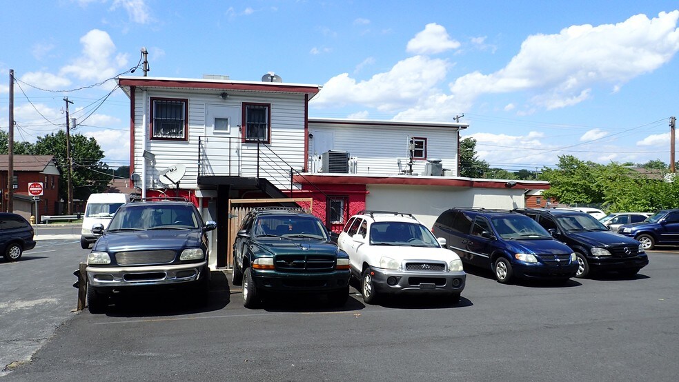 More Photos Of 1130 Pembroke Rd, Bethlehem Storefront Retail Residential For Lease