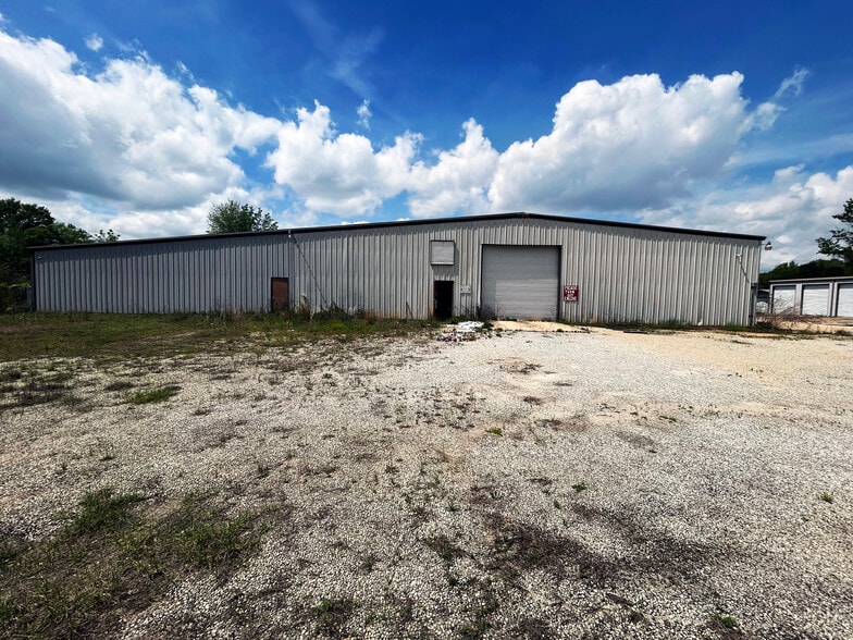 More Photos Of 378 Eastland Rd, Dothan Distribution For Sale