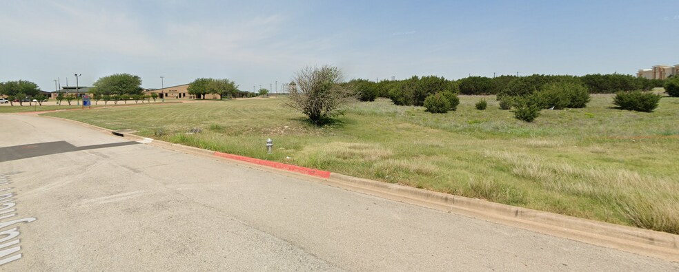 More Photos Of 1991 W Henderson St, Cleburne Land For Sale