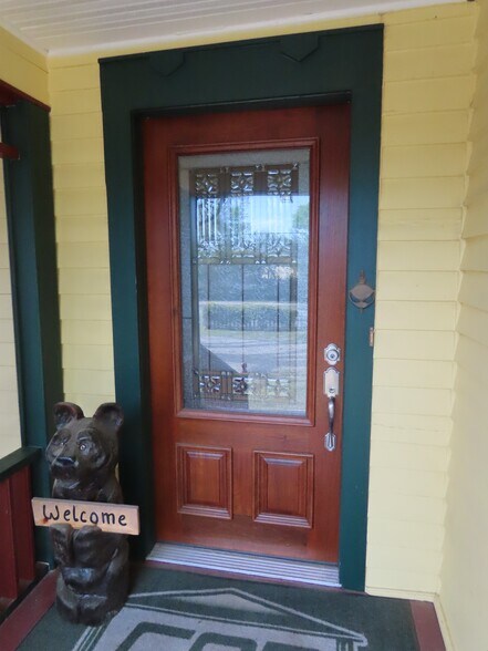 More Photos Of 1923 S Beckham Ave, Tyler Office Residential For Lease