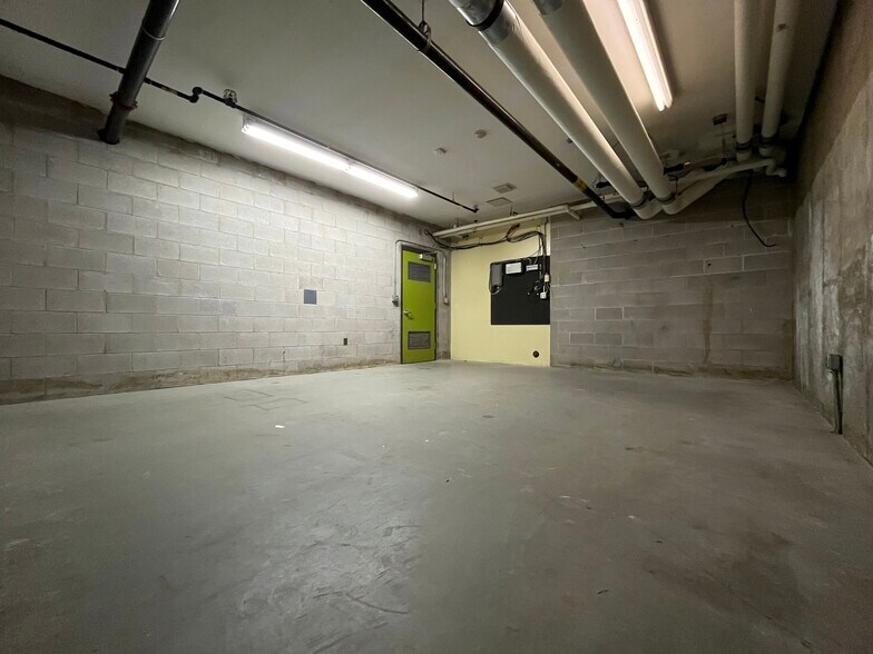 More Photos Of 45 Round Hill Rd, Northampton Office Residential For Sale