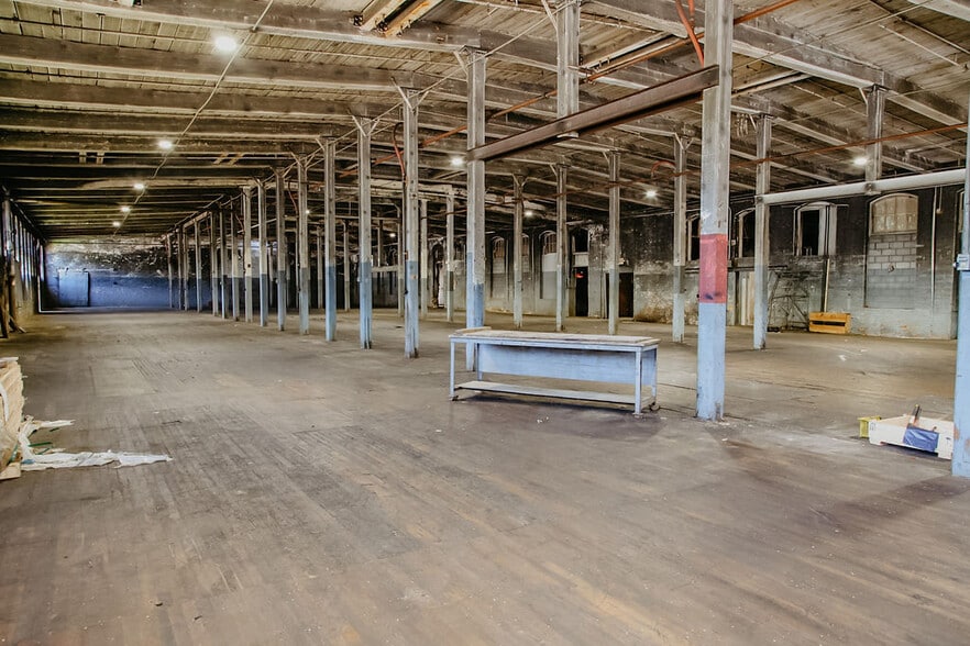 More Photos Of 340 Seaboard St, Vass Warehouse For Sale
