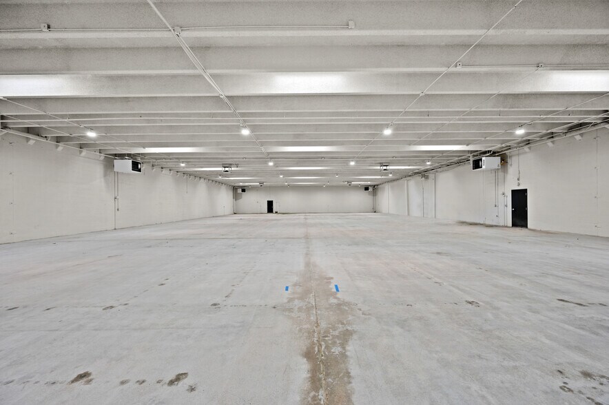 More Photos Of 7050 S 400 W, Midvale Showroom For Lease