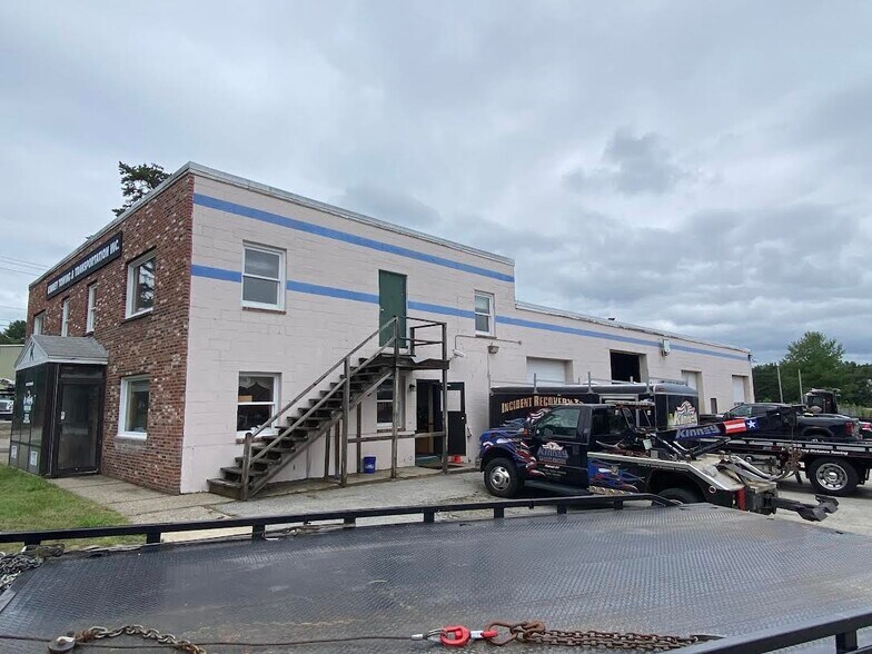 More Photos Of 1 Howe Dr, Amherst Warehouse For Sale