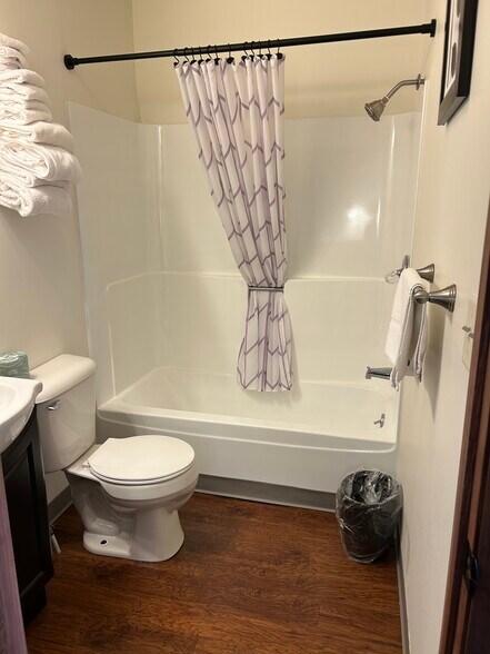More Photos Of 332 E Onota St, Munising Hotel For Sale