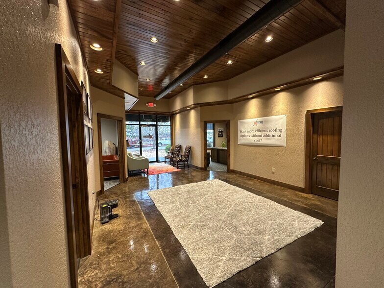 More Photos Of 3007 Corporate Ctr, Bryant Light Distribution For Sale