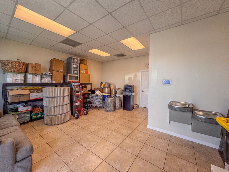 More Photos Of 6660 Taylor Rd, Punta Gorda Flex For Sale