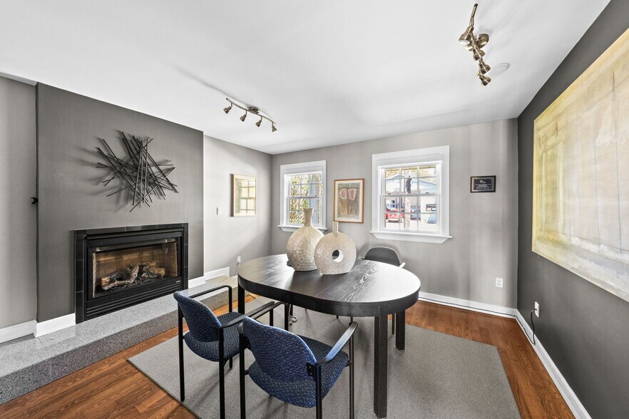 More Photos Of 5550 Manotick Main St, Ottawa Office Residential For Sale