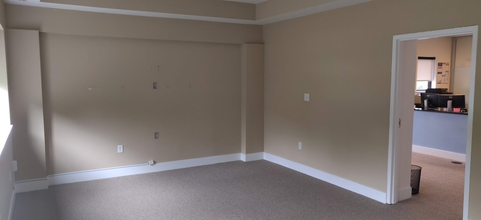 More Photos Of 6803 Whittier Ave, McLean Loft Creative Space For Lease