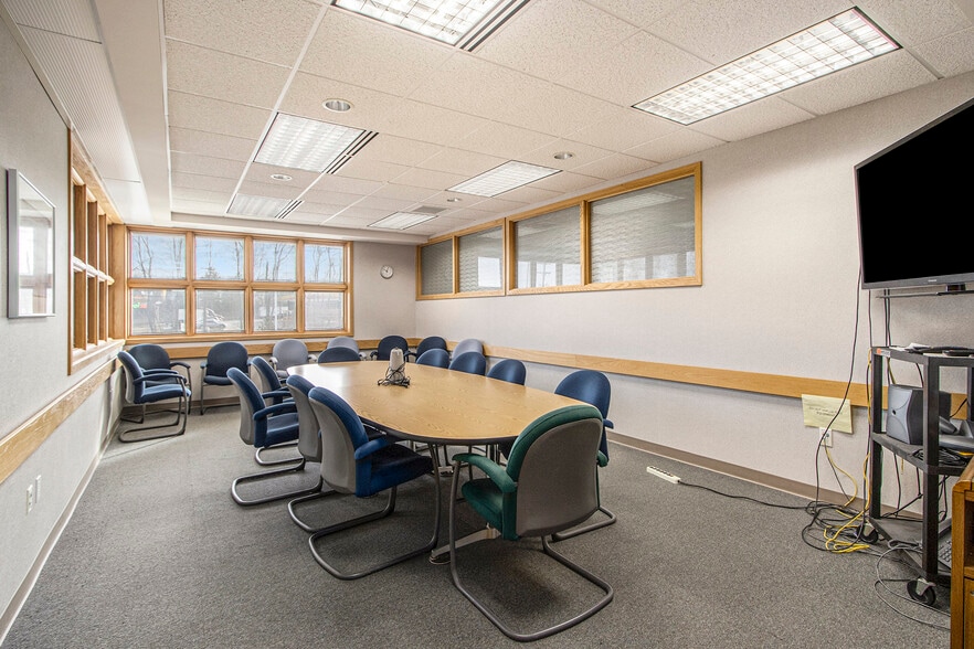 More Photos Of 7953 Adobe Rd, Kalamazoo Office For Sale
