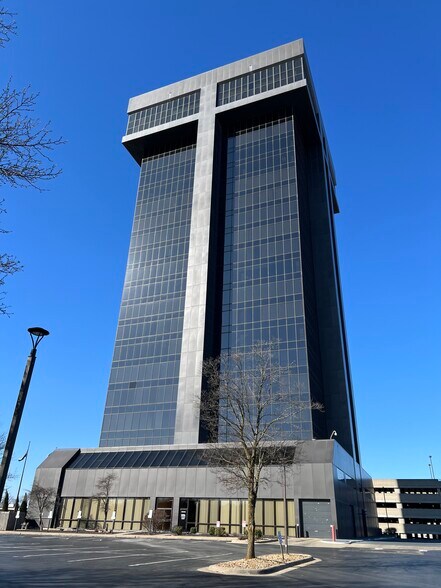 More Photos Of 901 E St. Louis St, Springfield Office For Lease