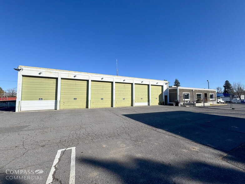 More Photos Of 328 NE Webster Ave, Bend Warehouse For Lease