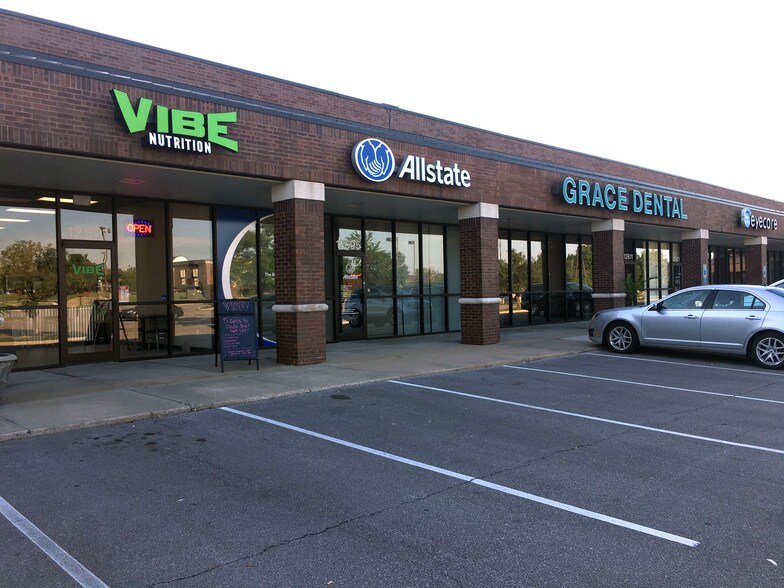 More Photos Of 12561-12661 Antioch Rd, Overland Park Unknown For Lease