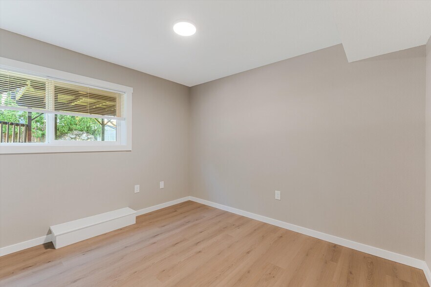 More Photos Of 2706 SE Spruce St, Hillsboro Healthcare For Sale