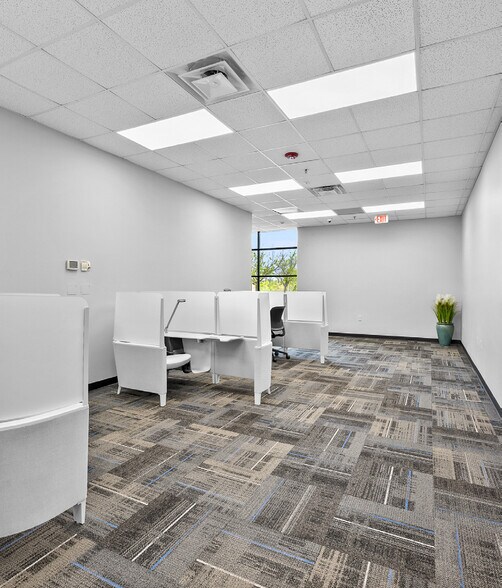 More Photos Of 46280 Dylan Dr, Novi Warehouse For Lease