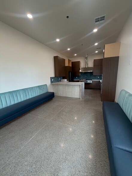 More Photos Of 2882 E Russell Rd, Las Vegas Office For Sale