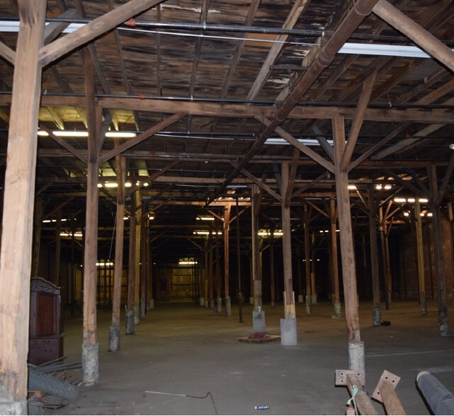 More Photos Of 1001 Ohlendorf Rd, Osceola Manufacturing For Lease