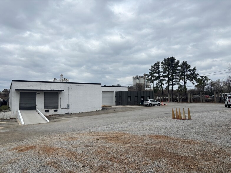 Primary Photo Of 4415 Best Rd, College Park Warehouse For Lease