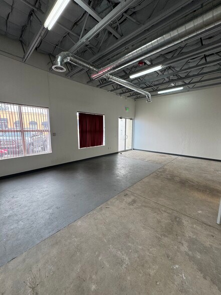 More Photos Of 770-780 Smithridge Dr, Reno Showroom For Lease