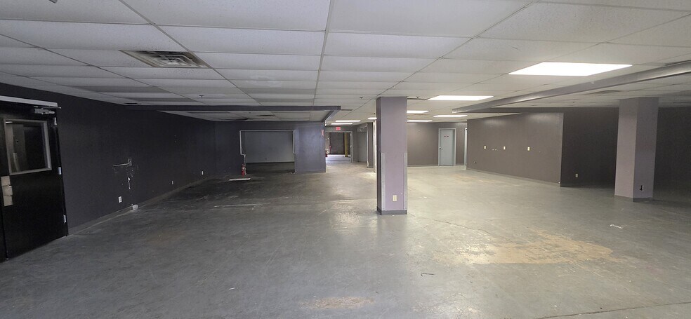 More Photos Of 165 S Platt St, Albion Town Orleans Warehouse For Lease