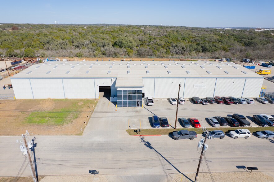 More Photos Of 18740 Goll St, San Antonio Warehouse For Lease
