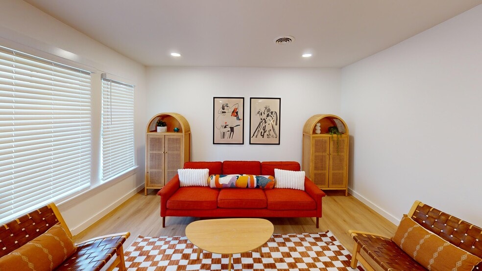 More Photos Of 4311 S 1st St, Austin Office For Lease