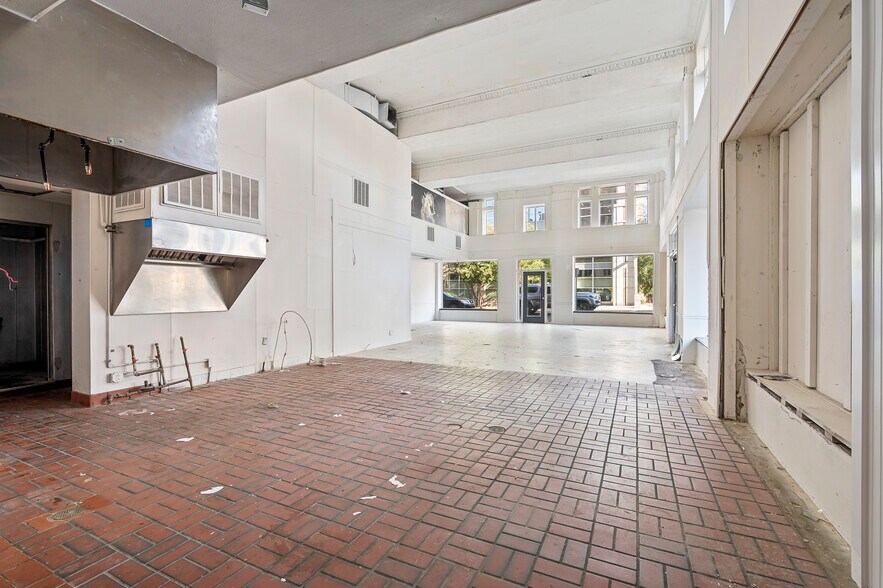 More Photos Of 101 W 4th St, Winston-Salem Office For Lease