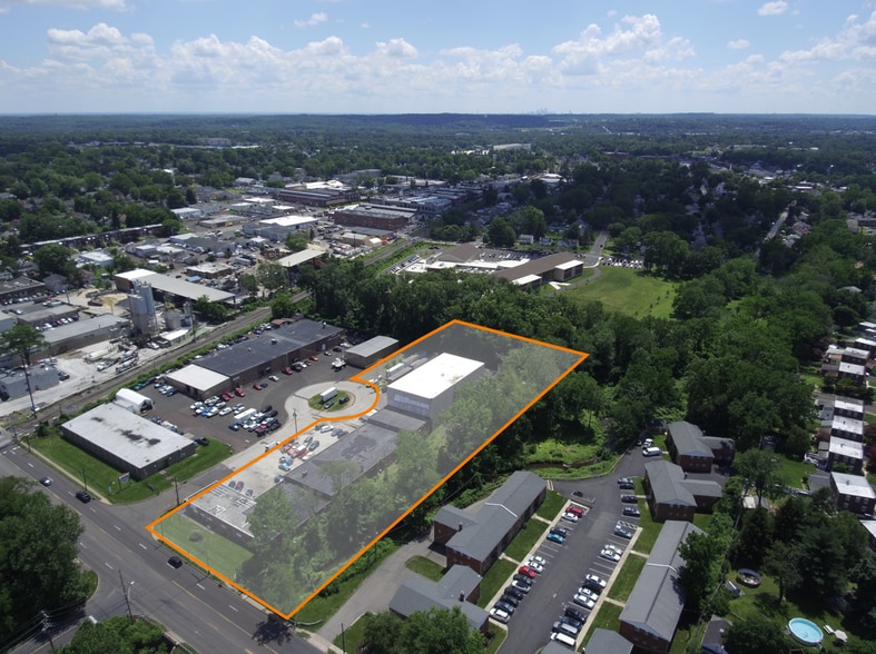 More Photos Of 244 E County Line Rd, Hatboro Manufacturing For Sale