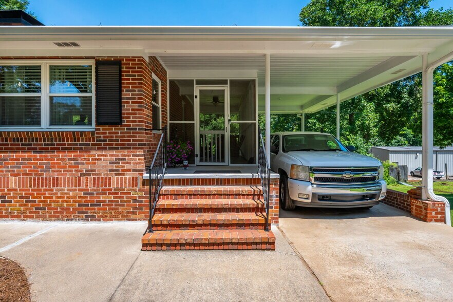 More Photos Of 4270 S Main St, Acworth Office For Sale