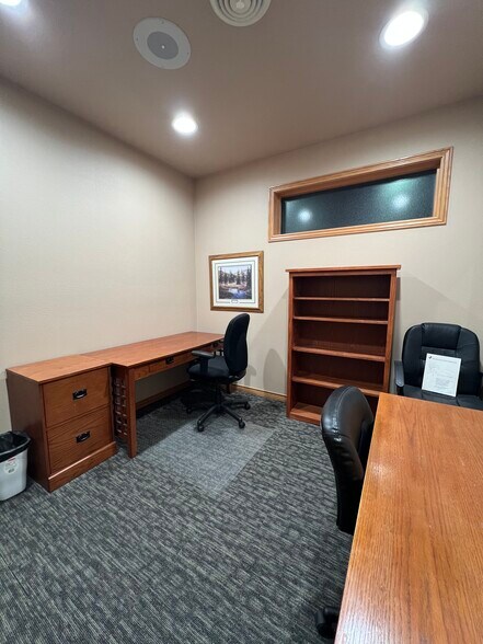 More Photos Of 77 Adcock Dr, Alamosa Healthcare For Sale