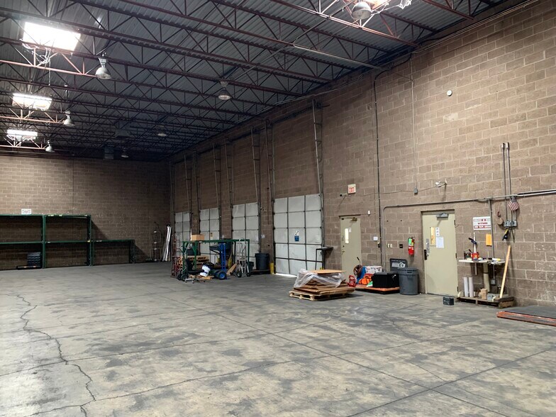 More Photos Of 2415 Alamo Ave SE, Albuquerque Warehouse For Lease
