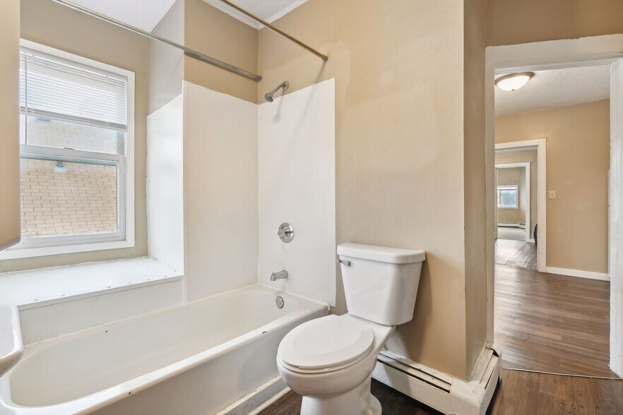 More Photos Of 953 Desoto St, Saint Paul Apartments For Sale