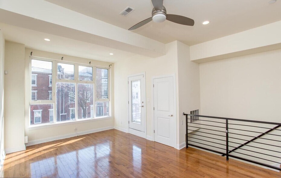 More Photos Of 1860 Frankford Ave, Philadelphia Storefront Retail Residential For Sale