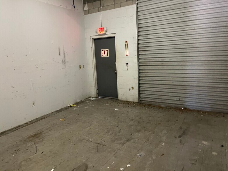 More Photos Of 4155 Dow Rd, Melbourne Unknown For Lease