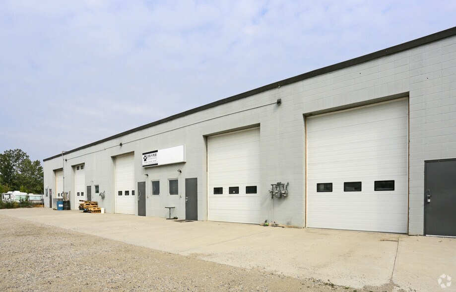 More Photos Of 5 Bayside Pl, Strathmore Warehouse For Sale