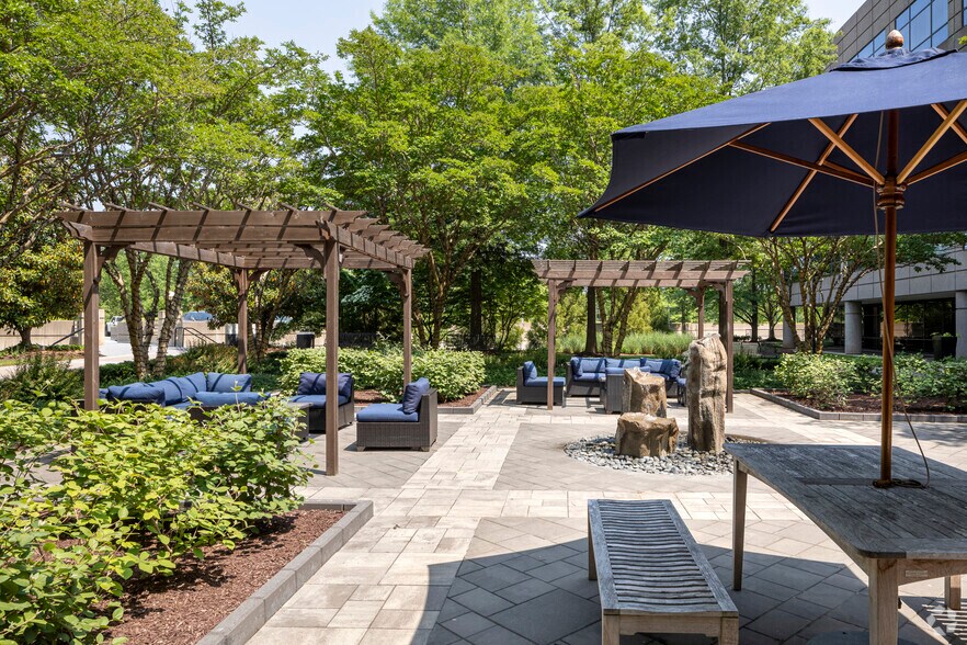 More Photos Of 3975 Fair Ridge Dr, Fairfax Office For Lease