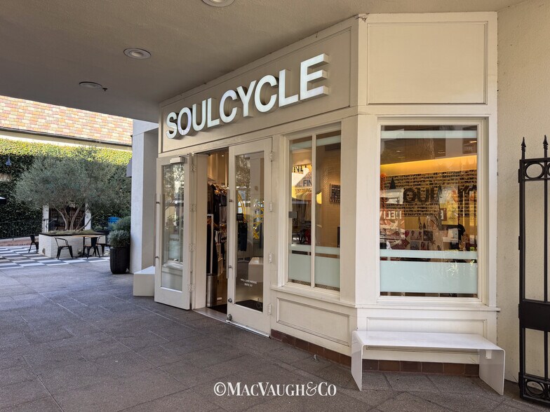 More Photos Of 140-146 S Lake Ave, Pasadena Office For Lease