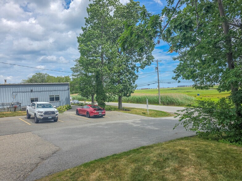 More Photos Of 86 Tide Mill Rd, Hampton Warehouse For Lease