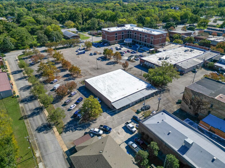 More Photos Of 1 Village Park, Cheraw General Retail For Sale