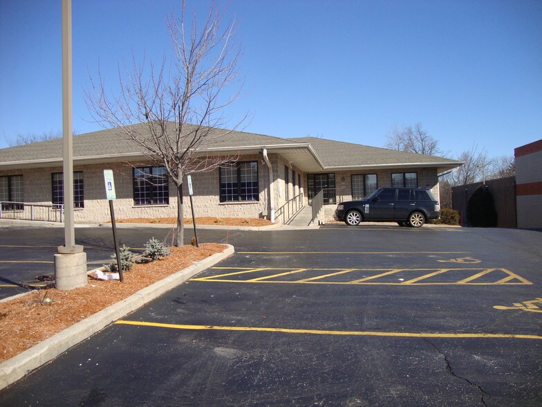 Primary Photo Of 6520 W Layton Ave, Greenfield Medical For Lease