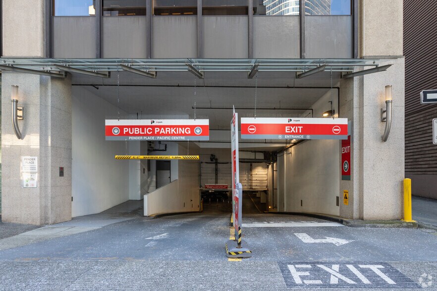 More Photos Of 700 W Pender St, Vancouver Office For Lease