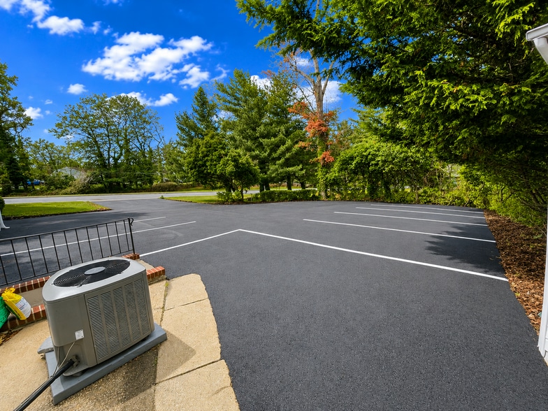 More Photos Of 3814 E Joppa Rd, Nottingham Office For Sale