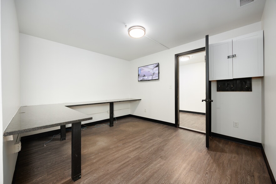 More Photos Of 1245 Memory Ln, Columbus Warehouse For Lease