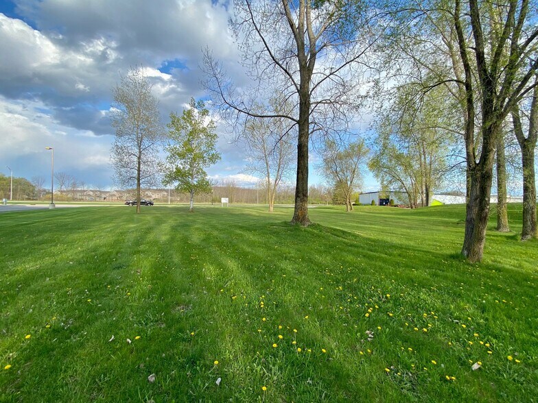 More Photos Of Service Rd, Kiel Land For Sale