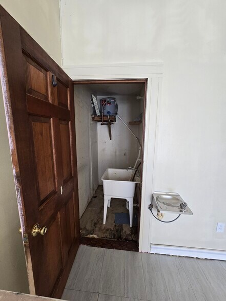 More Photos Of 314 Brook Rd, Richmond Storefront Retail Residential For Lease