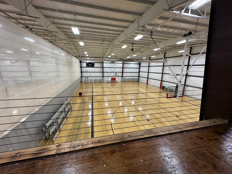 More Photos Of 4100 AL Highway 69, Guntersville Sports And Entertainment For Sale
